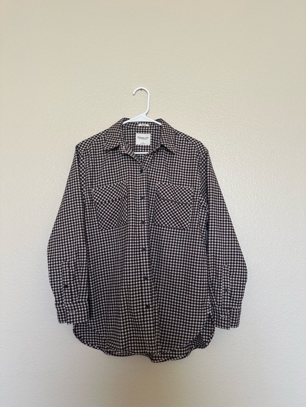 ABERCROMBIE & FITCH - Women’s Oversized Gingham Button-Up Shirt